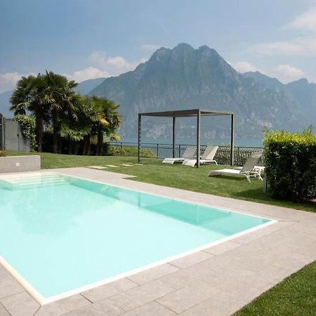 Ai Ronchi B&B Riva di Solto Bagian luar foto
