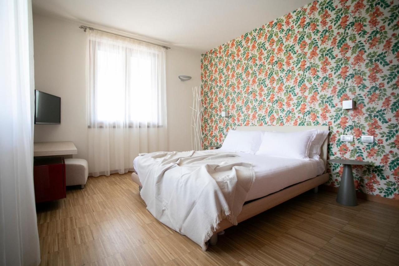 Ai Ronchi B&B Riva di Solto Bagian luar foto