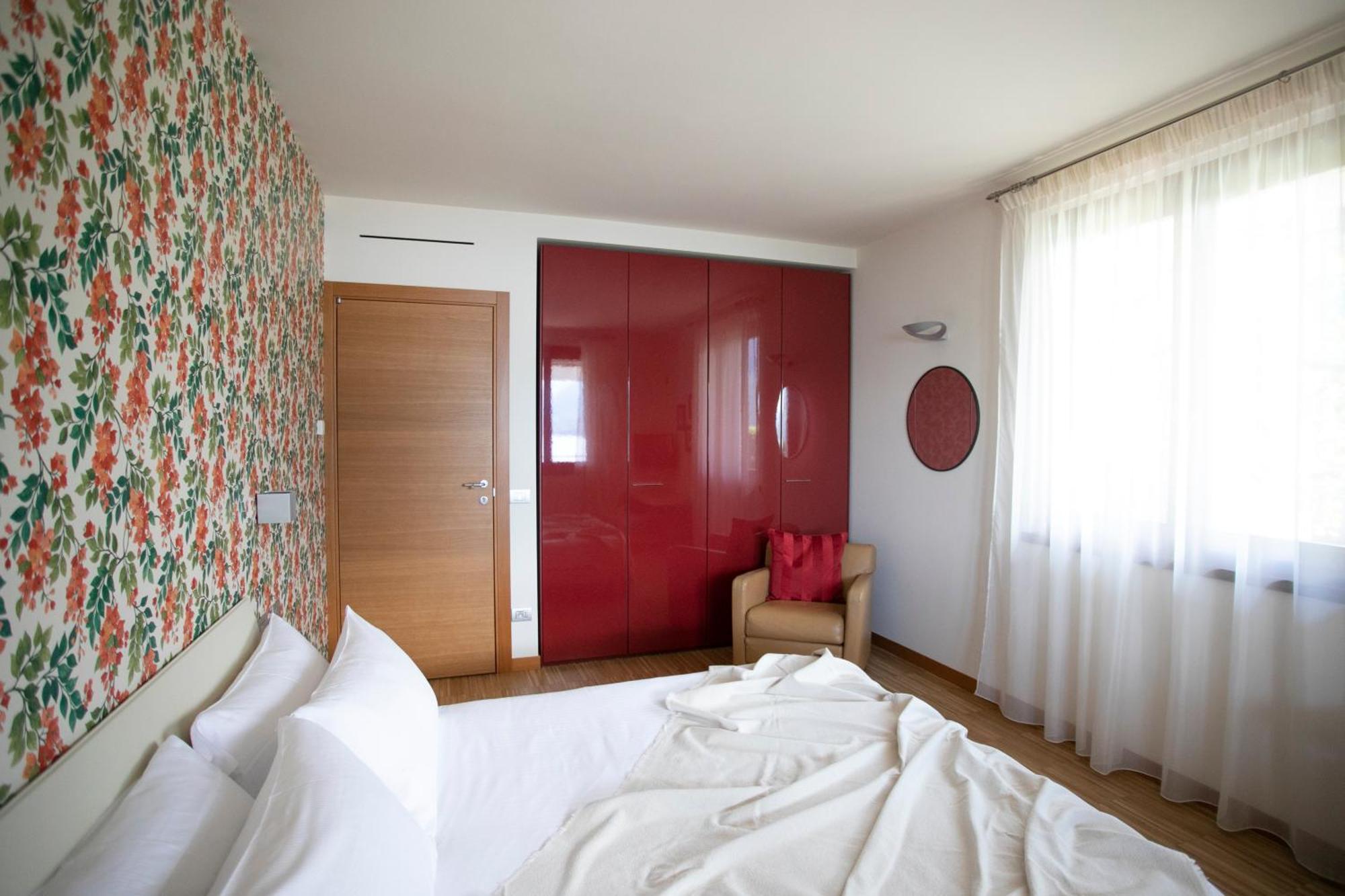 Ai Ronchi B&B Riva di Solto Bagian luar foto