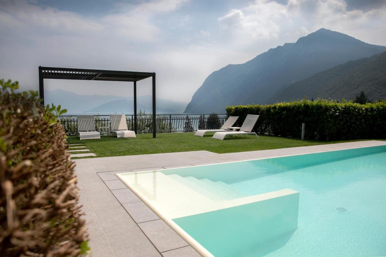 Ai Ronchi B&B Riva di Solto Bagian luar foto