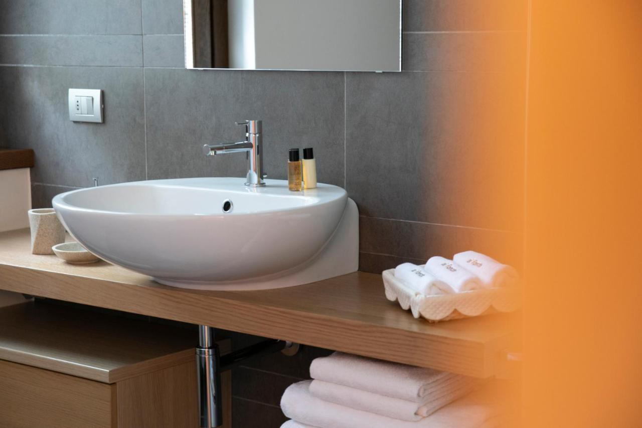 Ai Ronchi B&B Riva di Solto Bagian luar foto