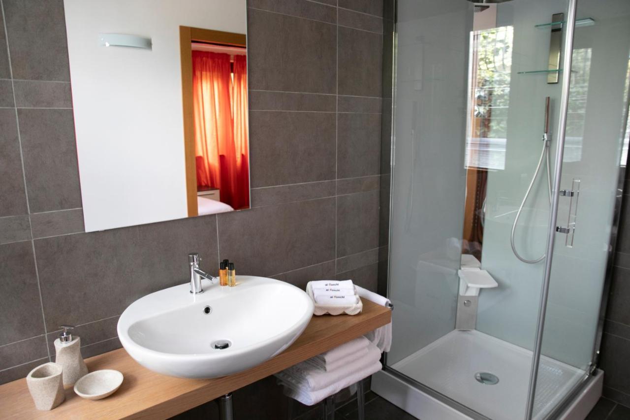 Ai Ronchi B&B Riva di Solto Bagian luar foto