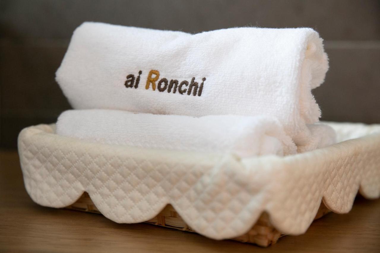 Ai Ronchi B&B Riva di Solto Bagian luar foto